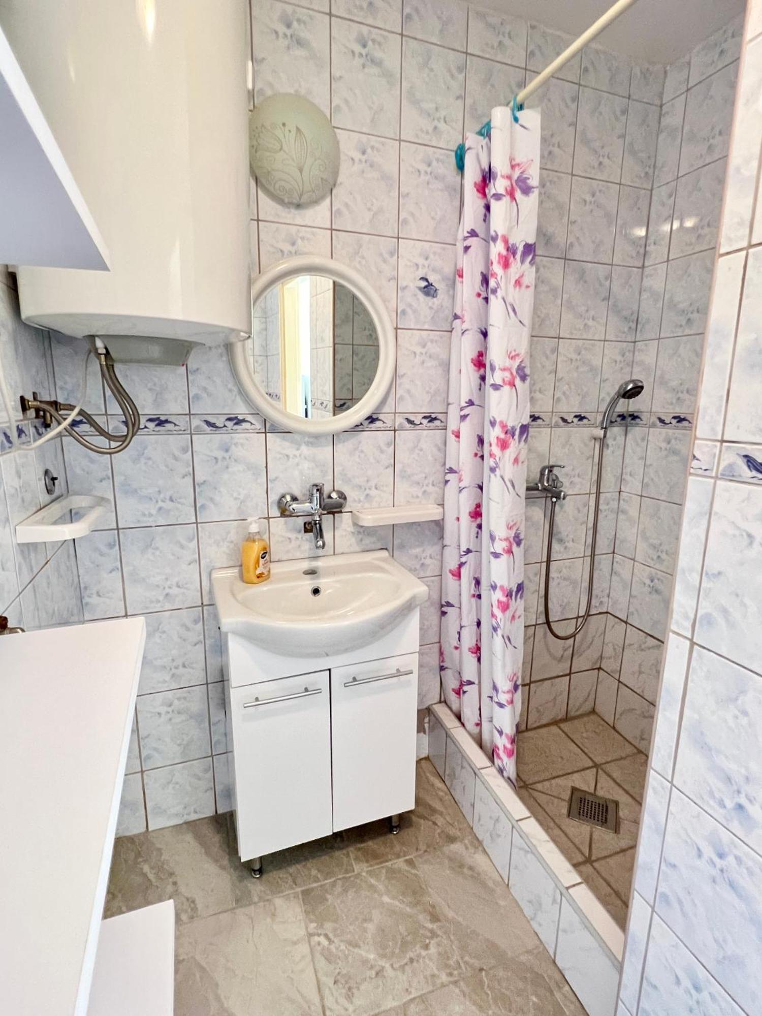 Apartmani Lidija Karin Donji Donji Karin Extérieur photo